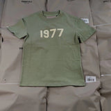 Fear of God Essentials Kids 1977 T-Shirt Shorts 1977 Flocking Printed Loose T-shirt