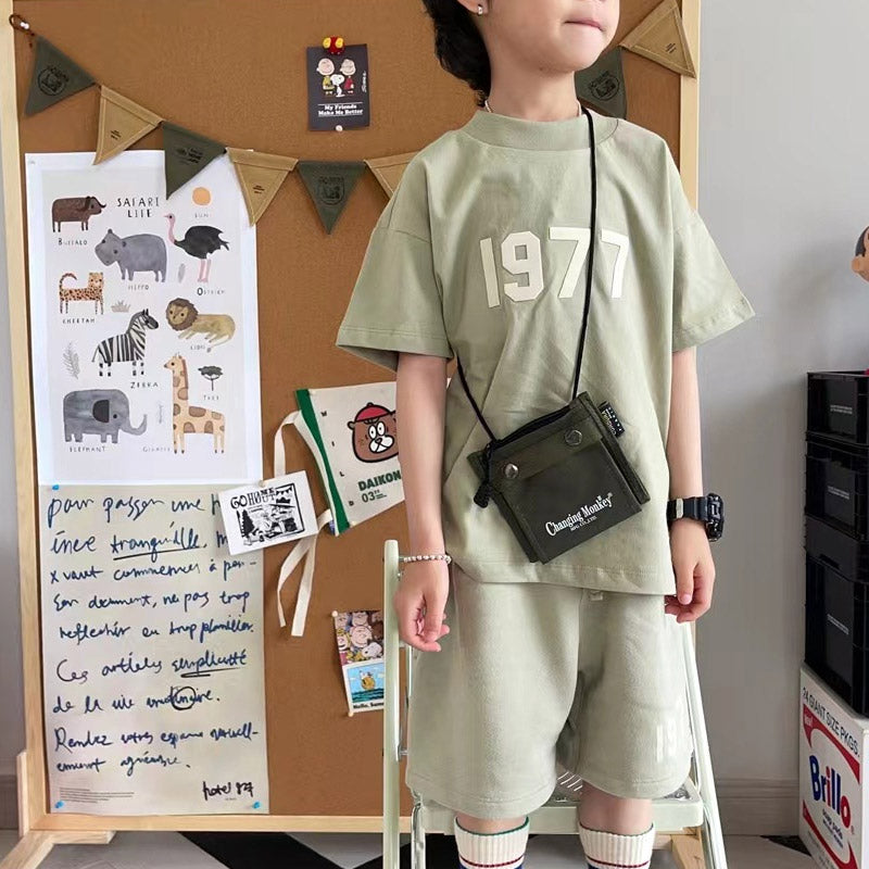 Fear of God Essentials Kids 1977 T-Shirt Shorts 1977 Flocking Printed Loose T-shirt